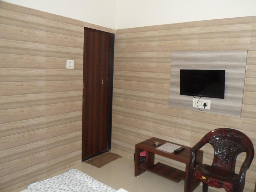 Dwārka Hotel Madhusudan الغرفة الصورة