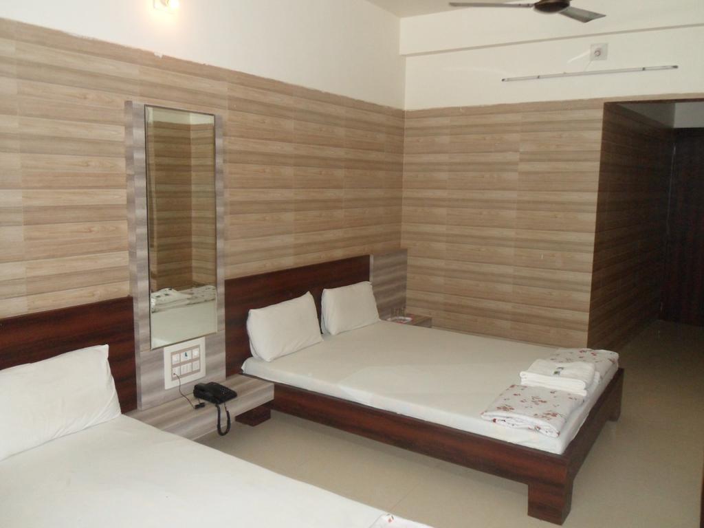 Dwārka Hotel Madhusudan الغرفة الصورة