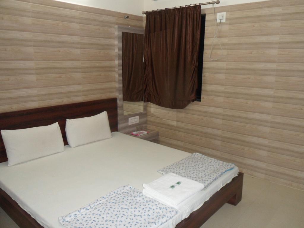 Dwārka Hotel Madhusudan الغرفة الصورة